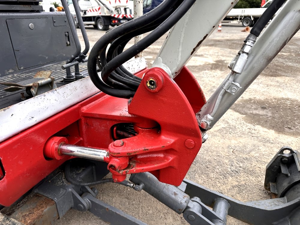 TAKEUCHI-MINI-PELLE SUR CHENILLES A VOIE VARIABLE TB016 – Image 6