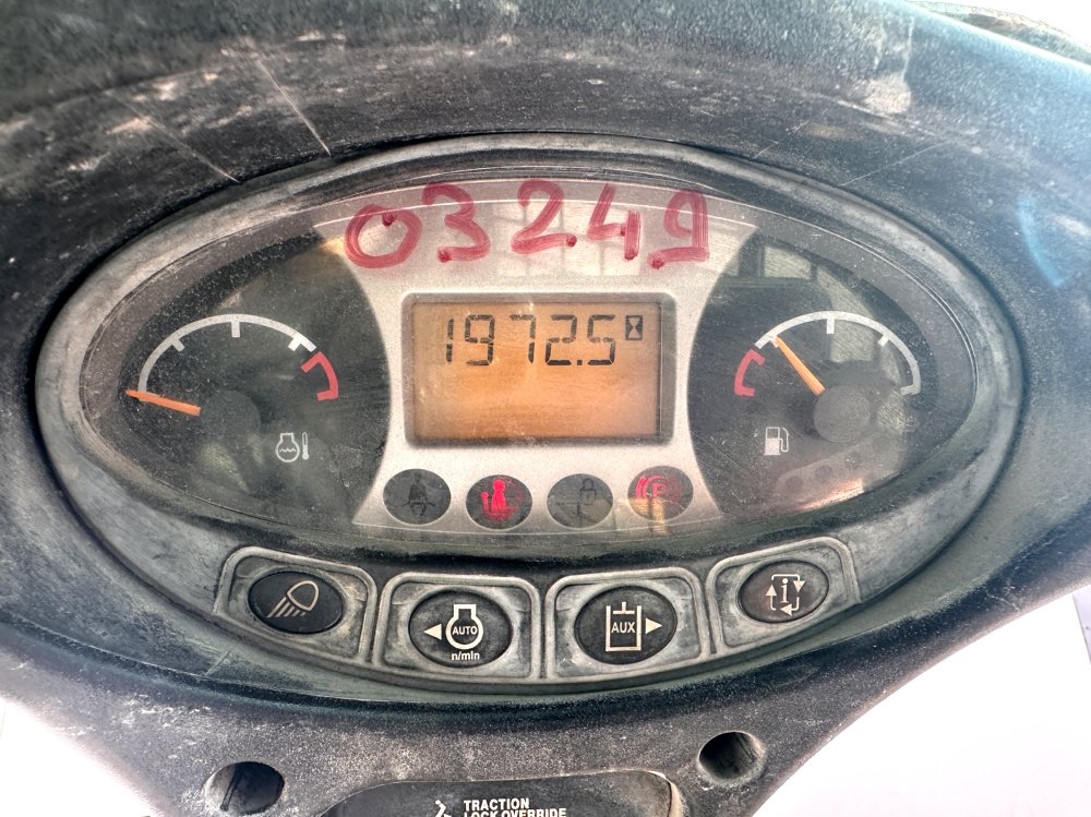 MINI CHARGEUR BOBCAT S450 – Image 10