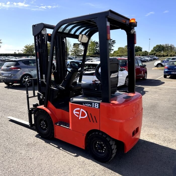 CHARIOT ÉLÉVATEUR ÉLECTRIQUE EP EFL