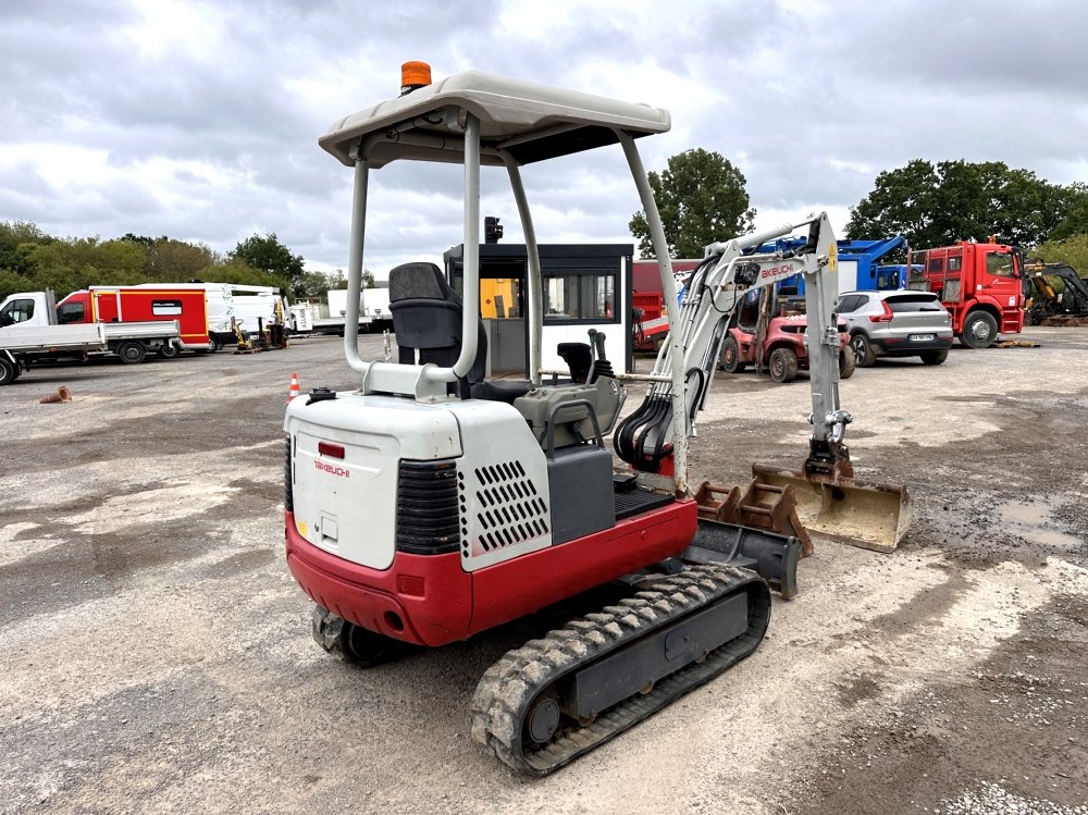 TAKEUCHI-MINI-PELLE SUR CHENILLES A VOIE VARIABLE TB016 – Image 5