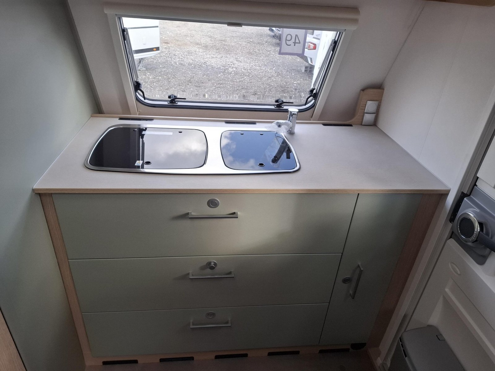 Caravane LMC Style 400 F 2023 – Image 8