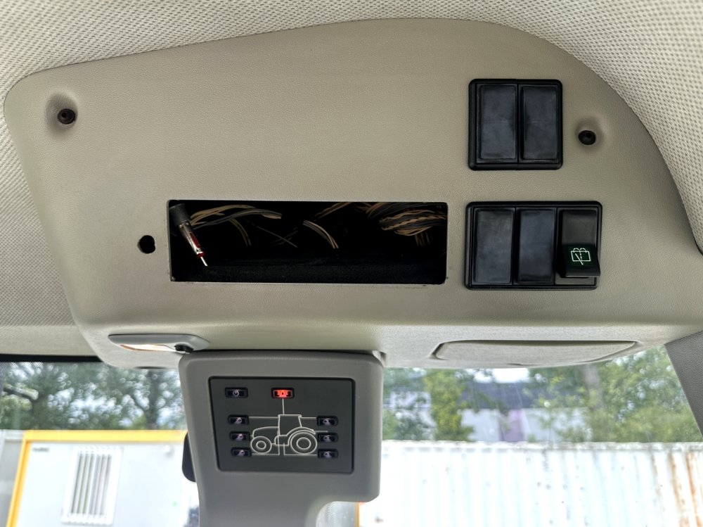 TRACTEUR AGRICOLE ARION 620 CIS – Image 18