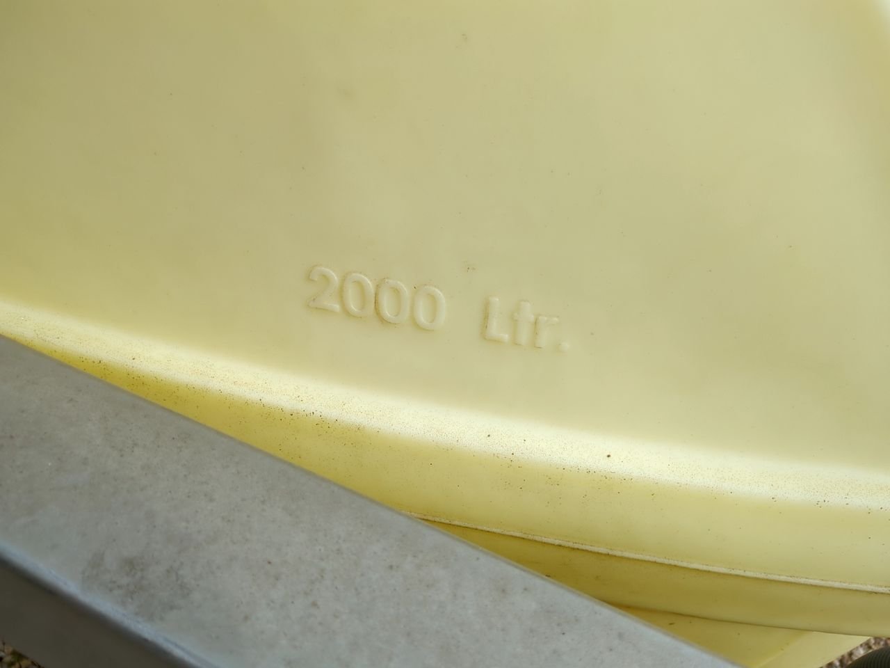 CITERNE 2000 L INOX SUR CHASSIS ACOMETIS – Image 16