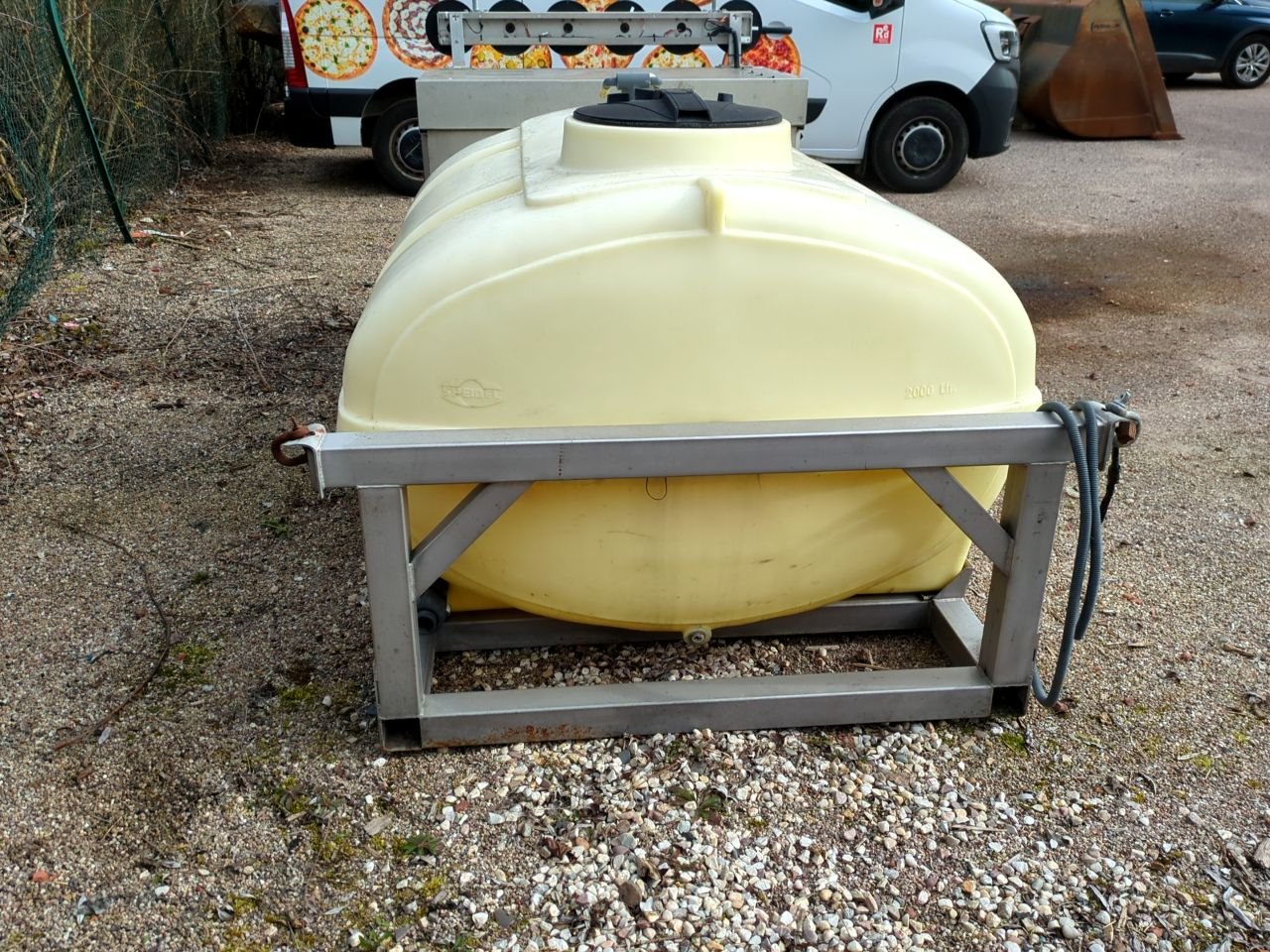 CITERNE 2000 L INOX SUR CHASSIS ACOMETIS – Image 9