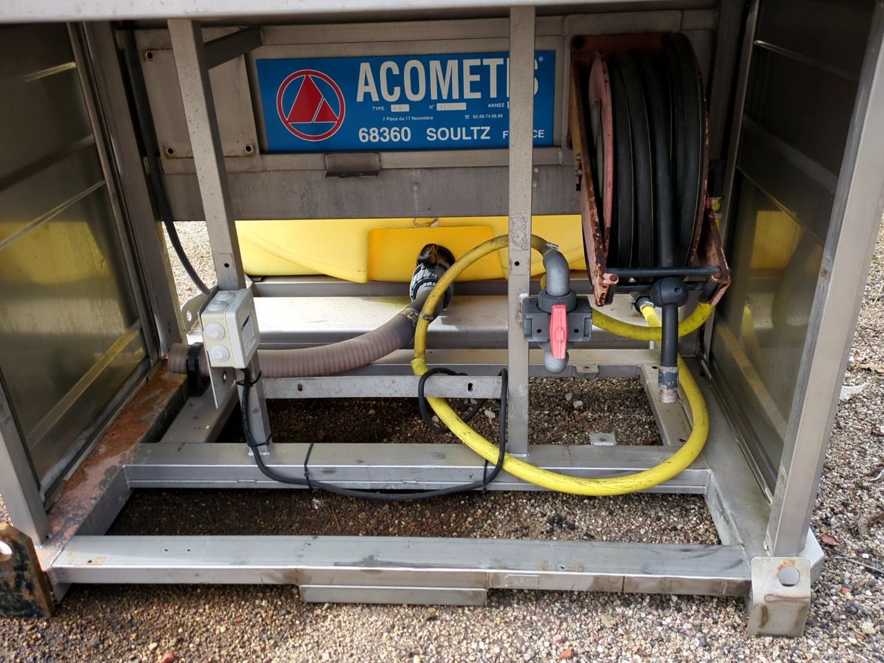 CITERNE 2000 L INOX SUR CHASSIS ACOMETIS – Image 12