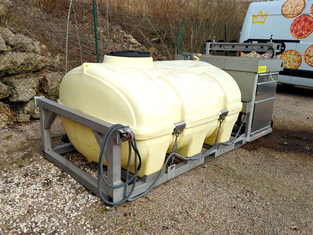 CITERNE 2000 L INOX SUR CHASSIS ACOMETIS – Image 4