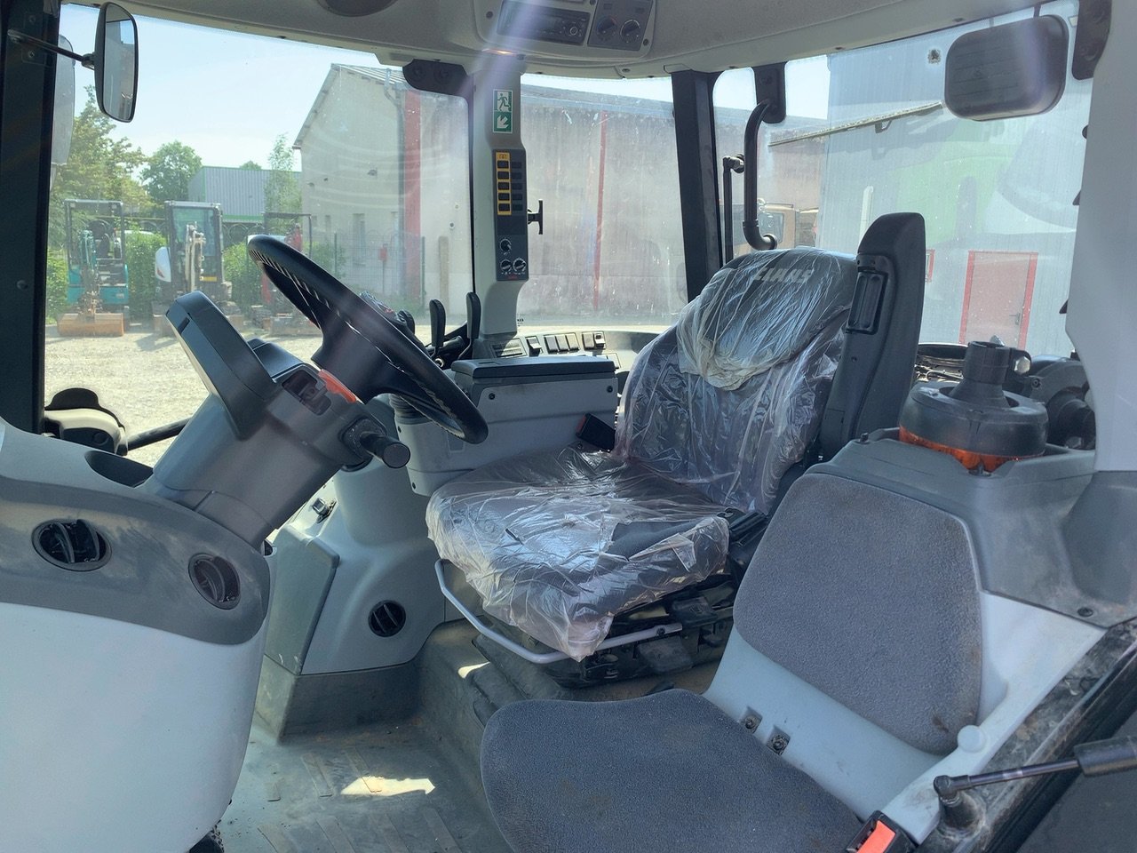 CLAAS-TRACTEUR AGRICOLE ARION 420 – Image 12