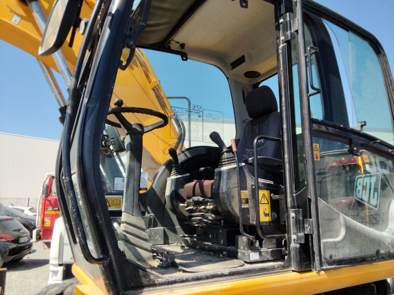 JCB-PELLE SUR PNEUS JS145W – Image 9