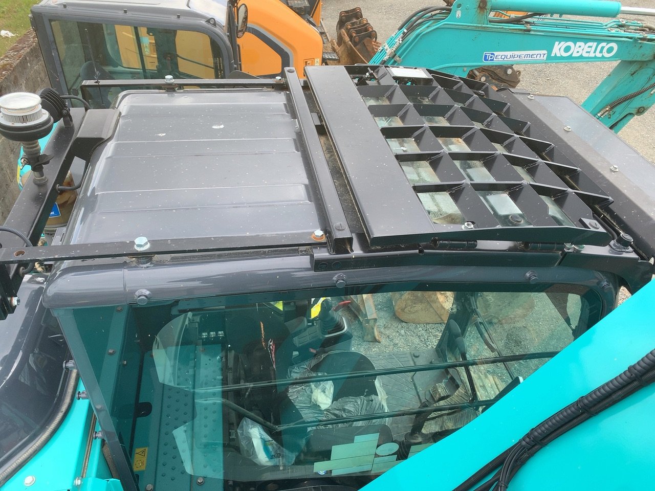 KOBELCO-PELLE SUR CHENILLE SK 140SRLC-7 – Image 24