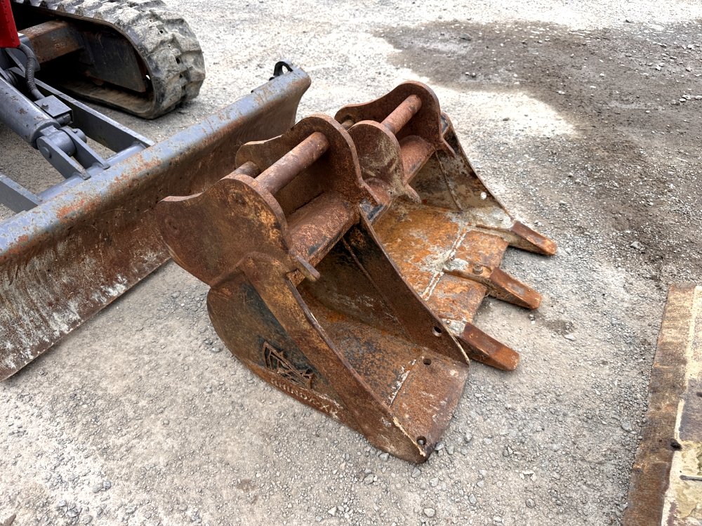 TAKEUCHI-MINI-PELLE SUR CHENILLES A VOIE VARIABLE TB016 – Image 11