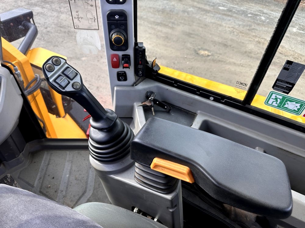 JCB CHARGEUSE SUR PNEUS 437 S5HT – Image 13