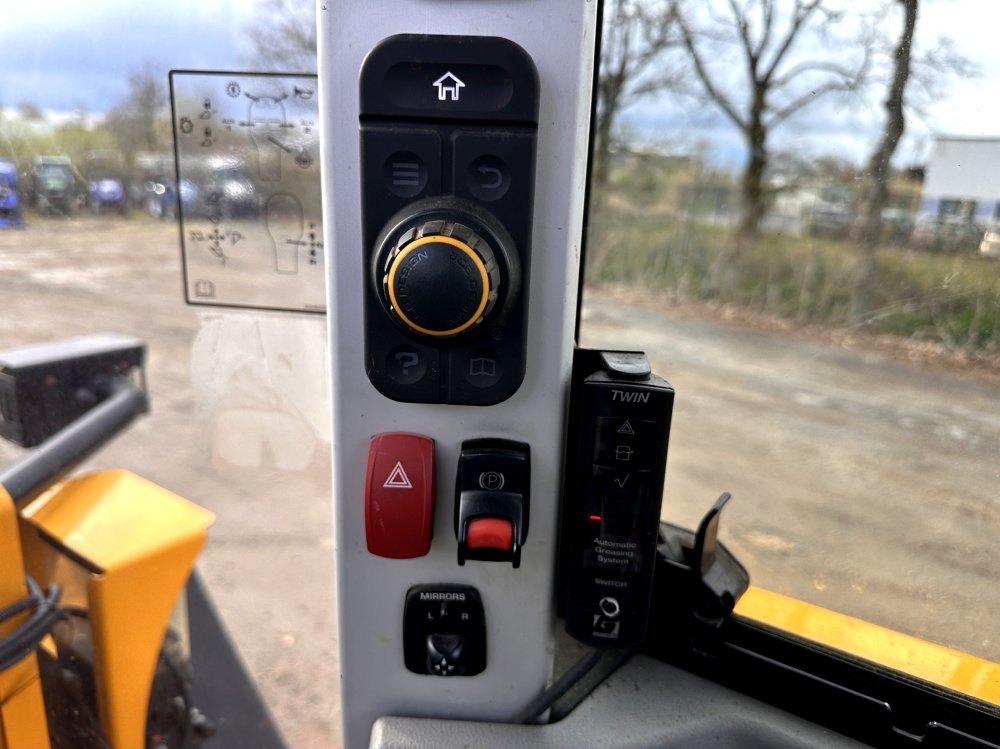 JCB CHARGEUSE SUR PNEUS 437 S5HT – Image 25
