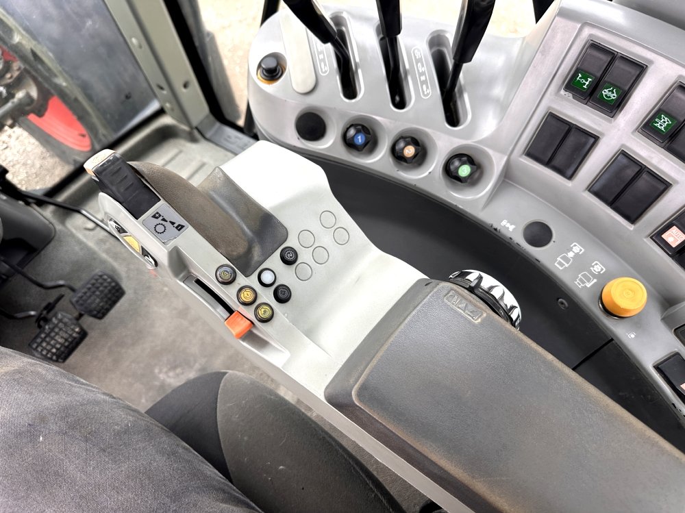TRACTEUR AGRICOLE ARION 620 CIS – Image 16