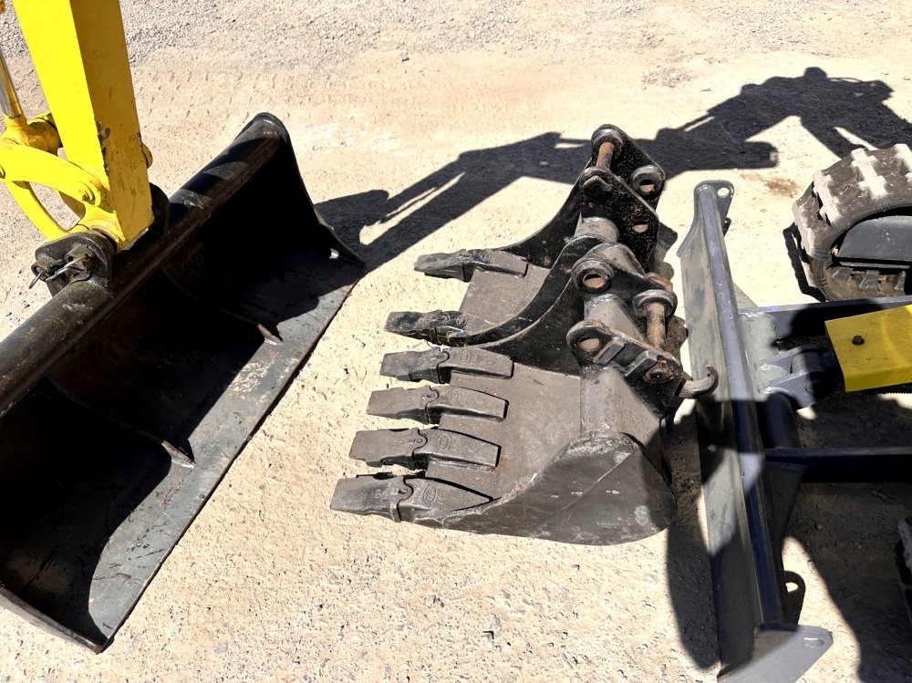KOMATSU-MINI-PELLE SUR CHENILLES PC08UU-1F – Image 11