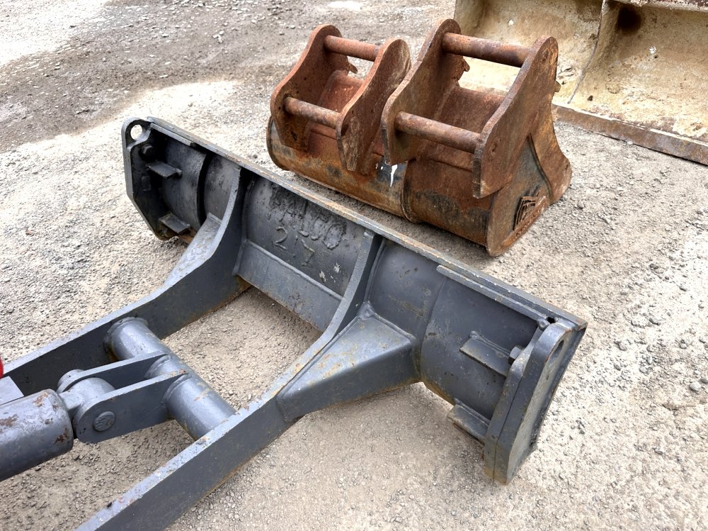 TAKEUCHI-MINI-PELLE SUR CHENILLES A VOIE VARIABLE TB016 – Image 10