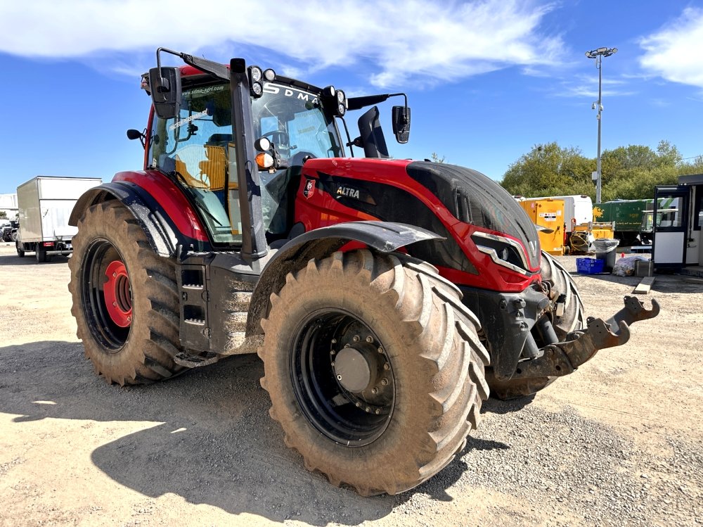 VALTRA-TRACTEUR AGRICOLE T 235 – Image 3