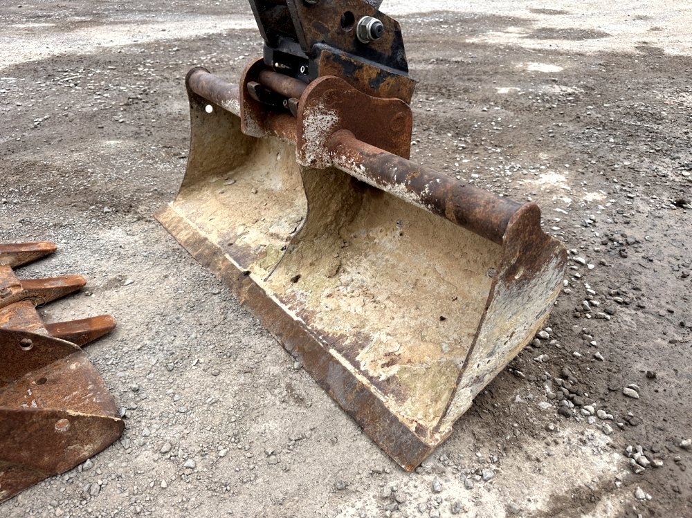TAKEUCHI-MINI-PELLE SUR CHENILLES A VOIE VARIABLE TB016 – Image 12