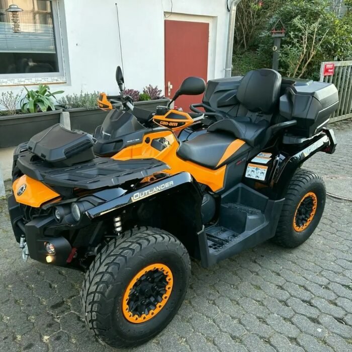 QUAD CAN-AM OUTLANDER