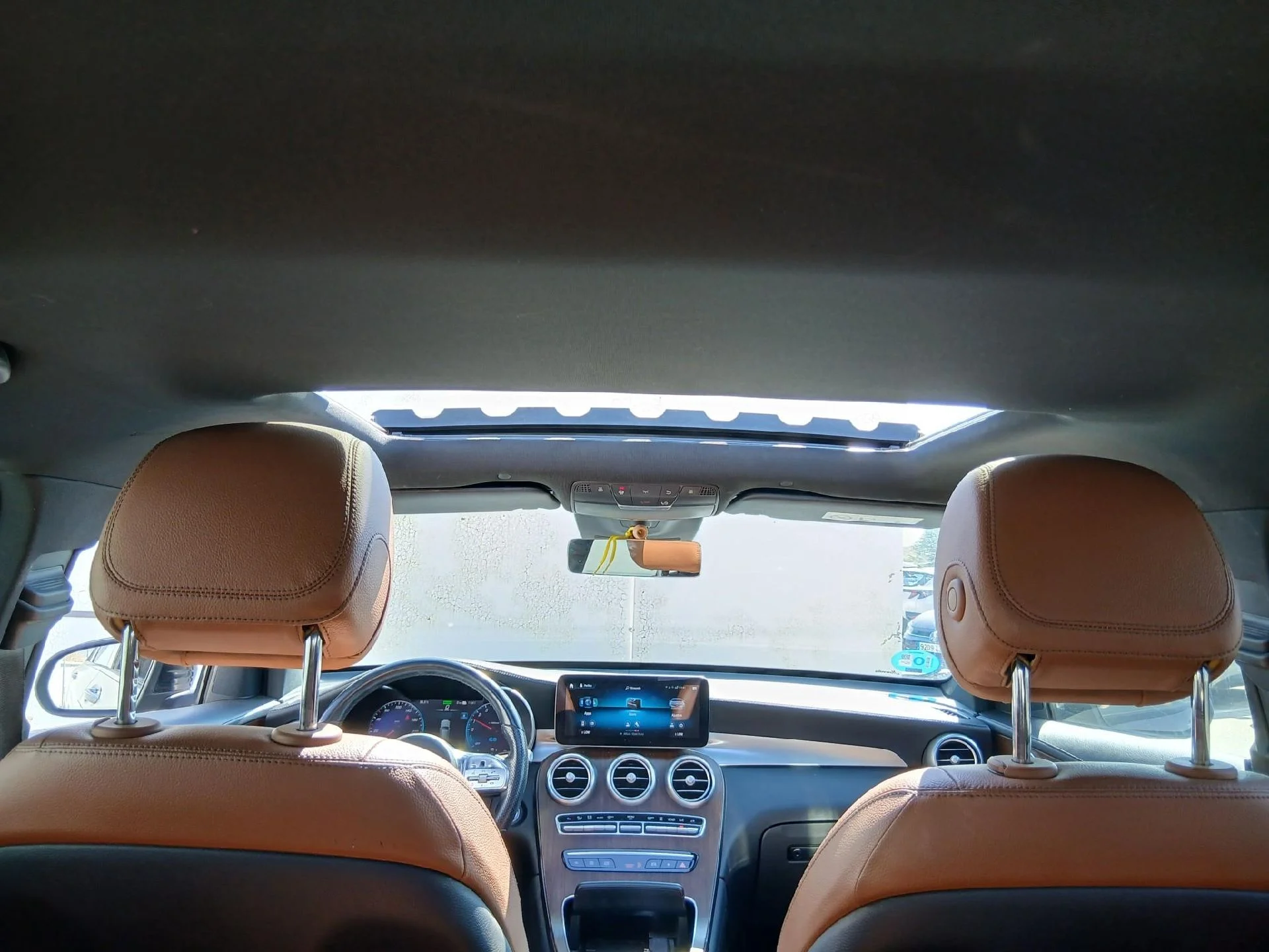 MERCEDES-BENZ GLC 300 E-Coupé 2022 – Image 11